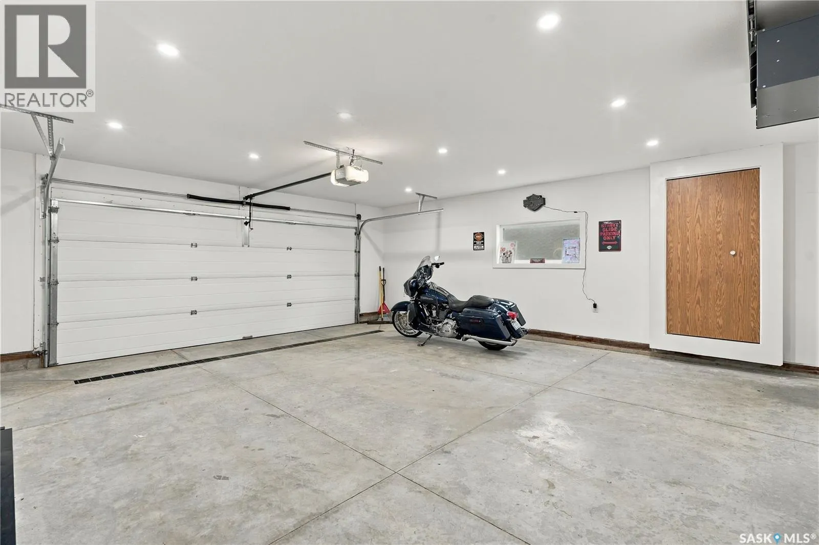 433 4th STREET N