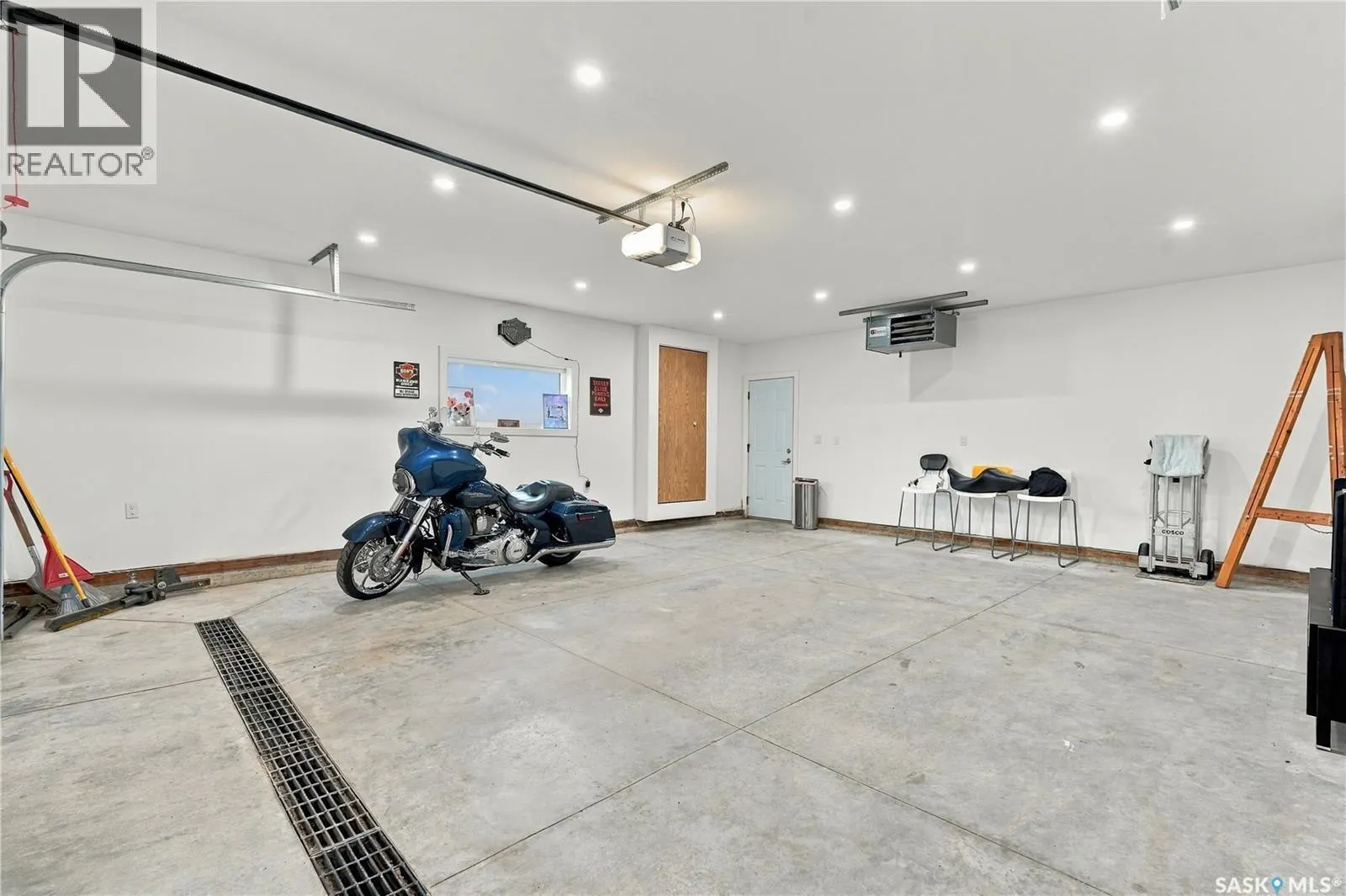433 4th STREET N