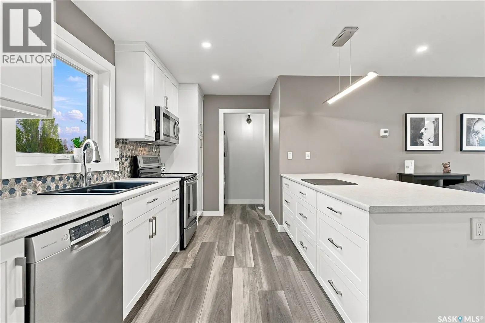433 4th STREET N