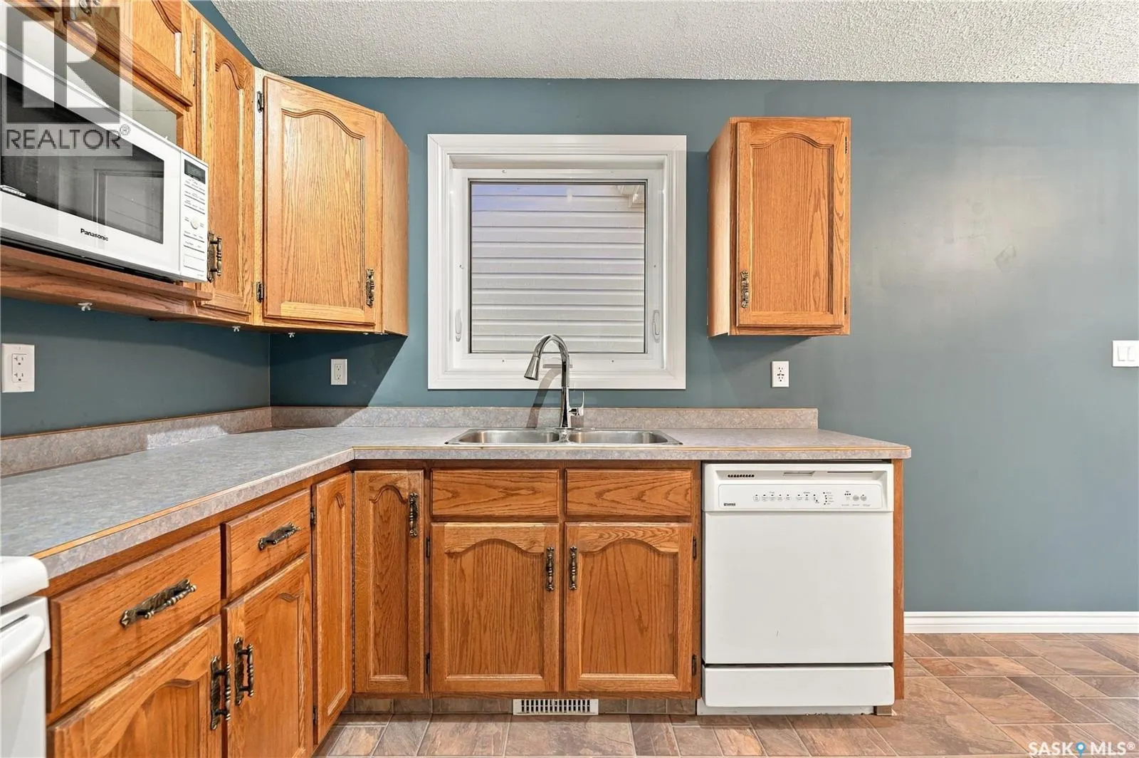 433 4th STREET N
