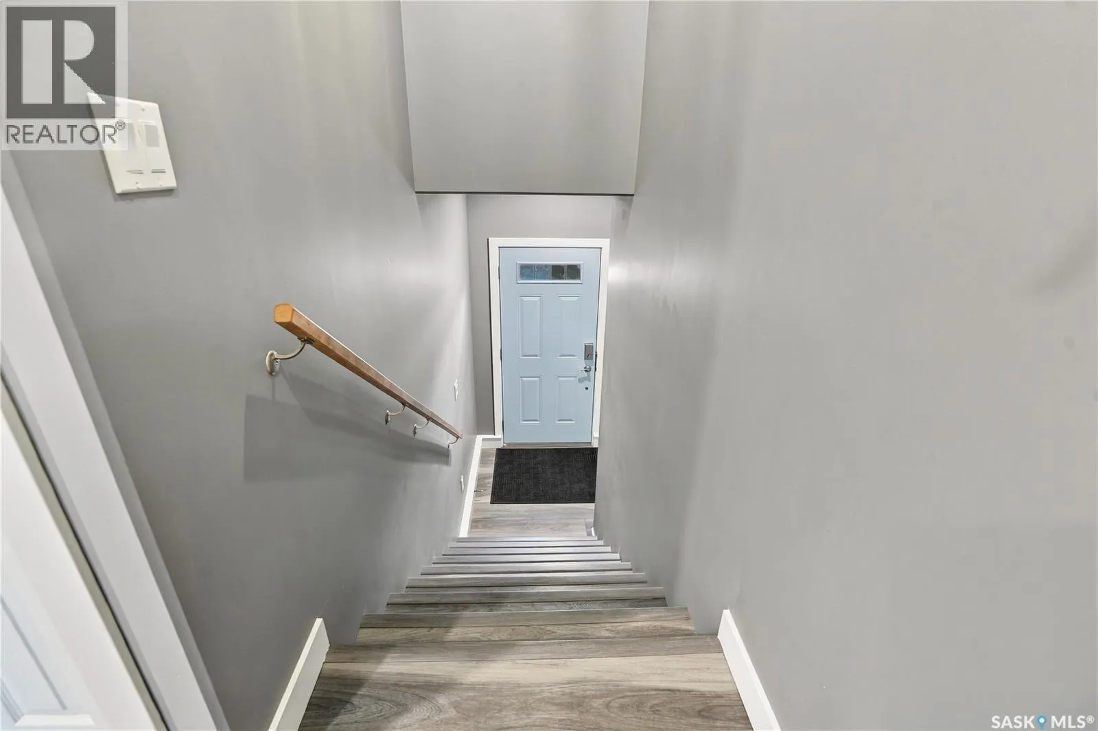 433 4th STREET N