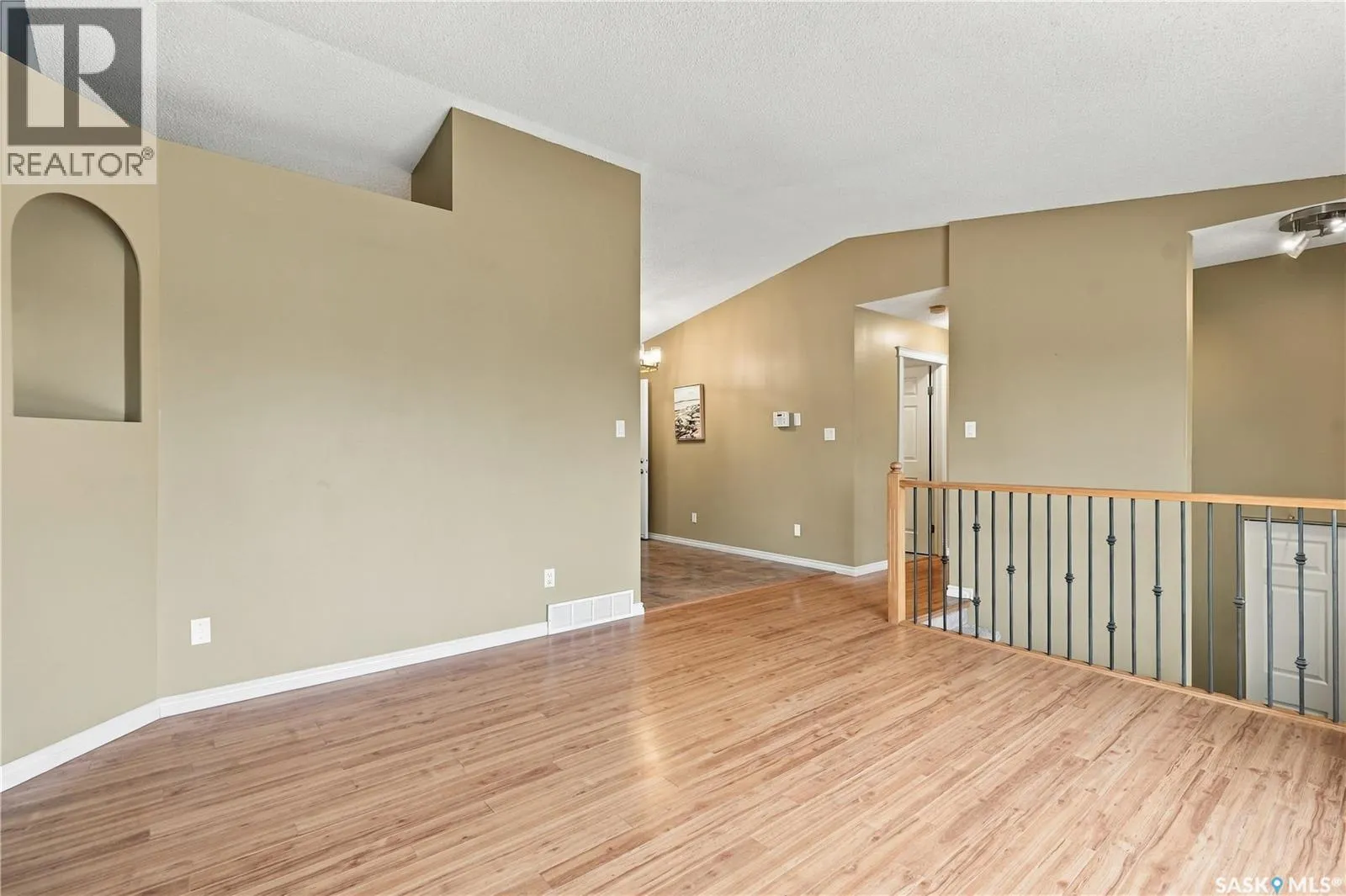 433 4th STREET N