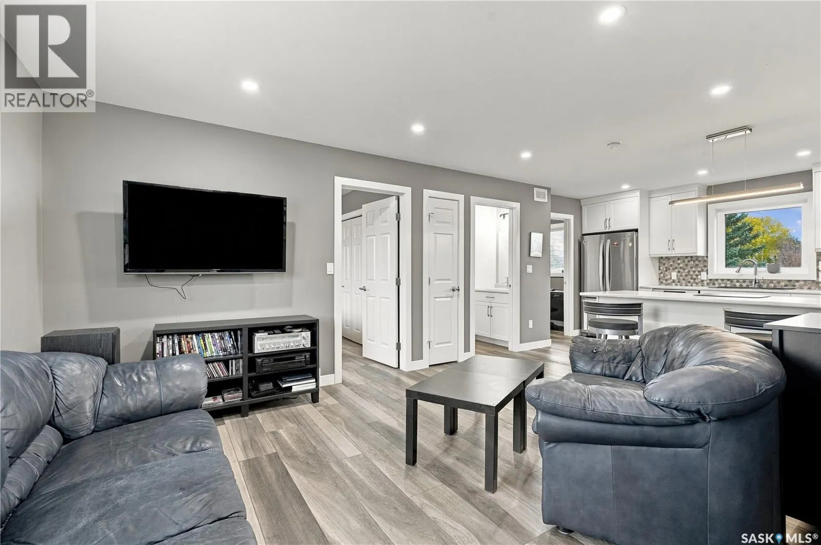 433 4th STREET N