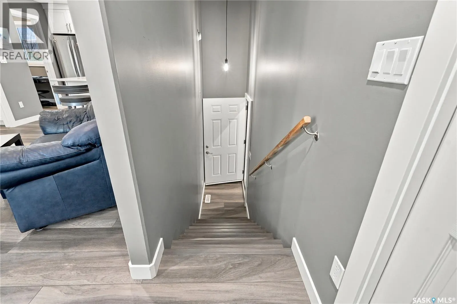 433 4th STREET N