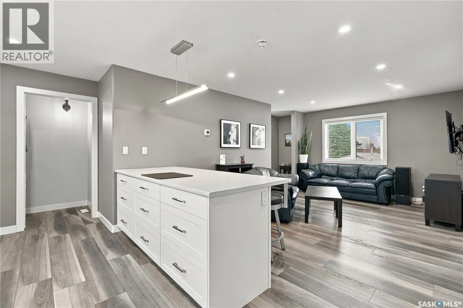 433 4th STREET N