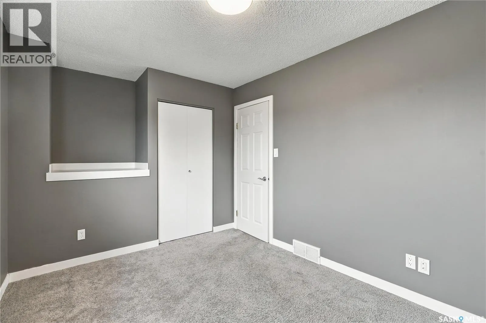 433 4th STREET N
