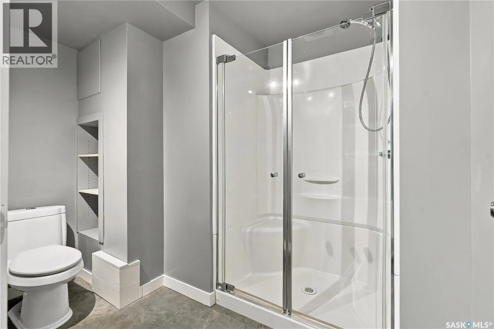 433 4th STREET N