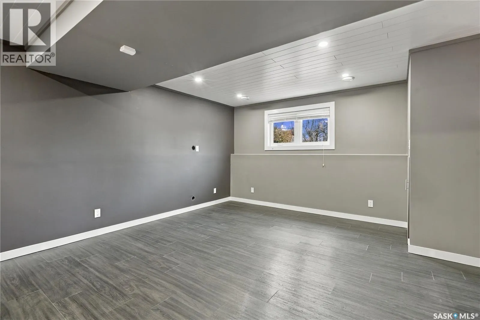 433 4th STREET N