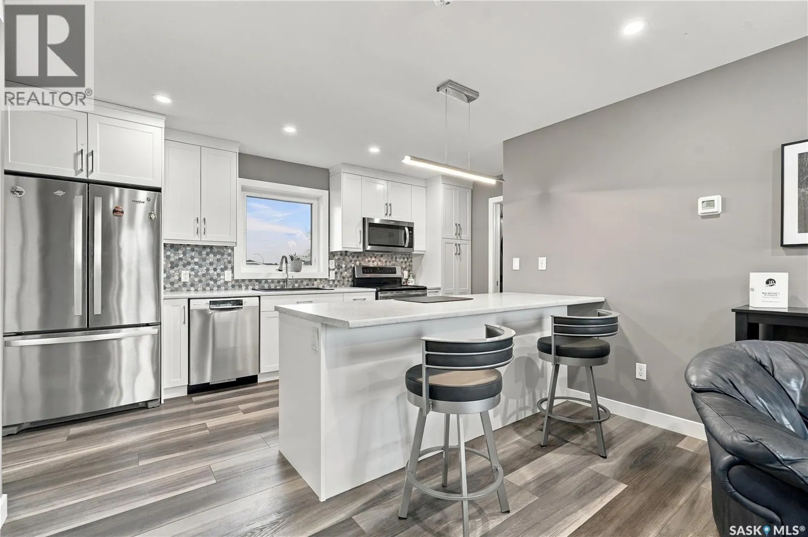 433 4th STREET N