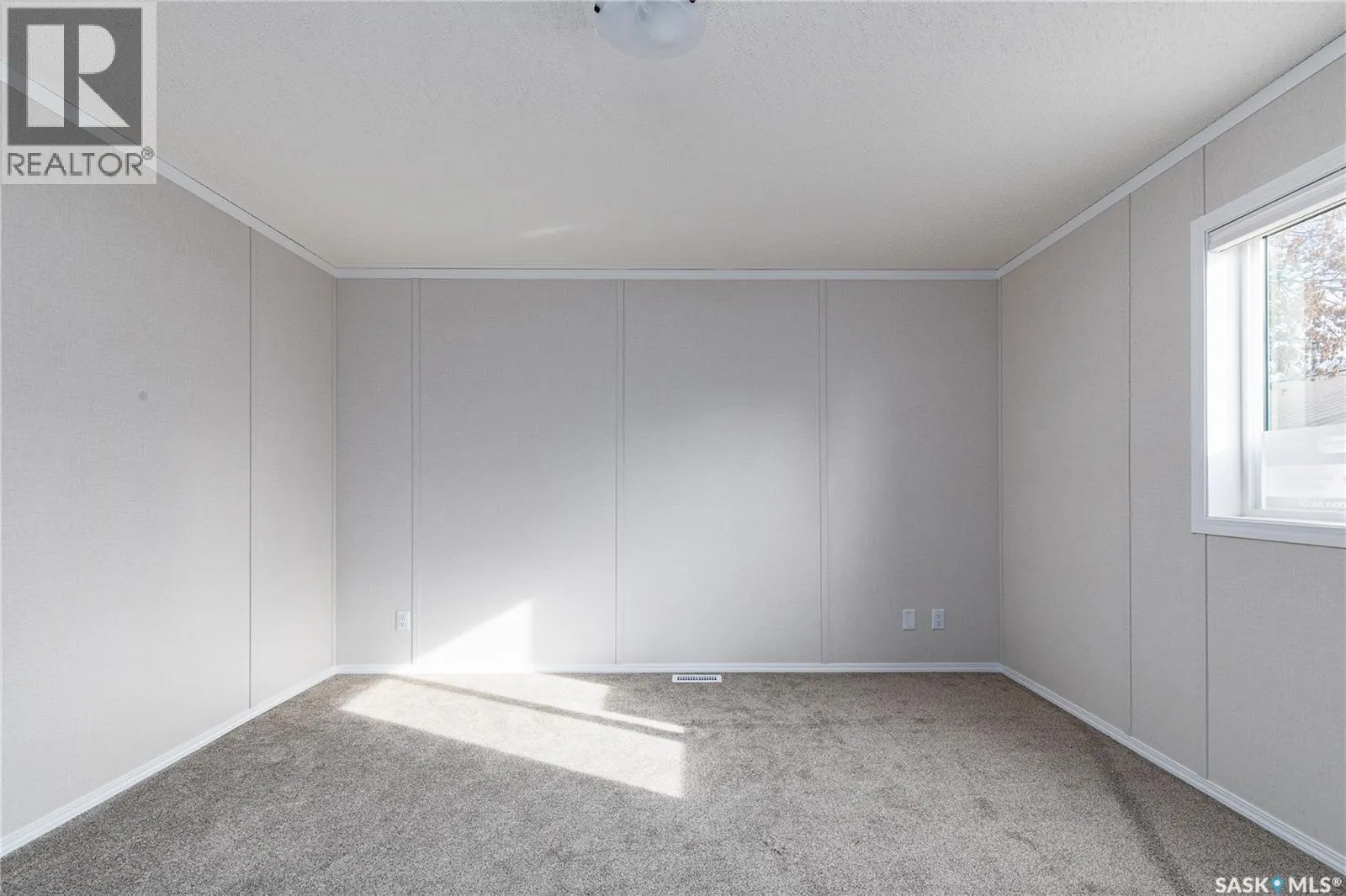 E18 1455 9th AVENUE NE