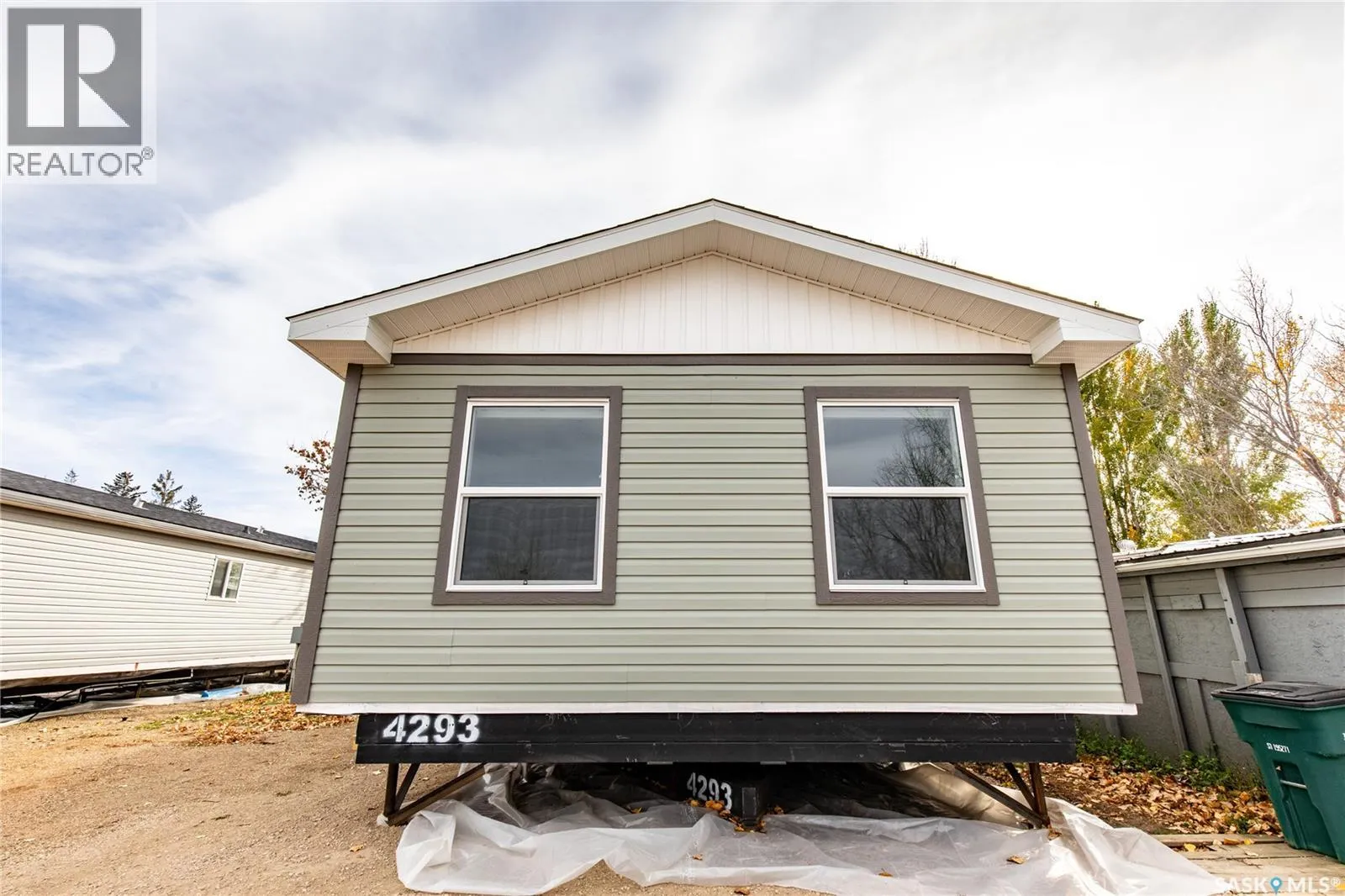 E18 1455 9th AVENUE NE