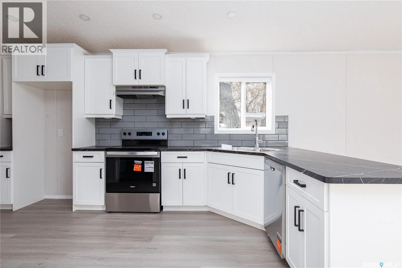 E18 1455 9th AVENUE NE