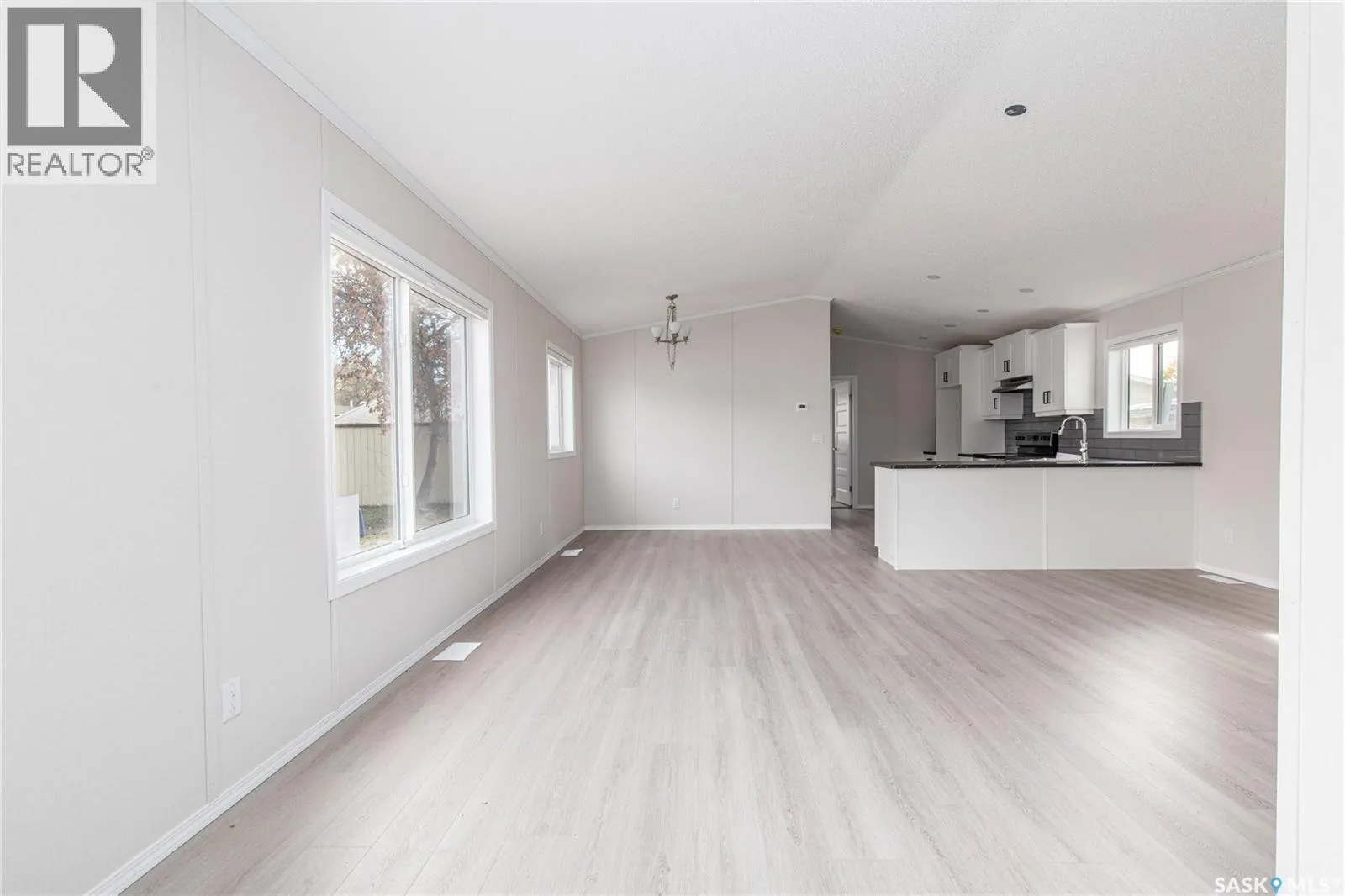 E18 1455 9th AVENUE NE