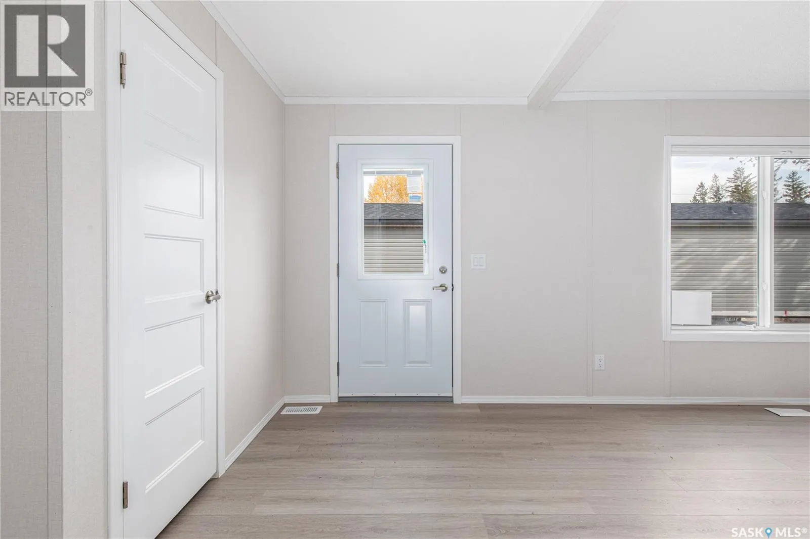 E18 1455 9th AVENUE NE