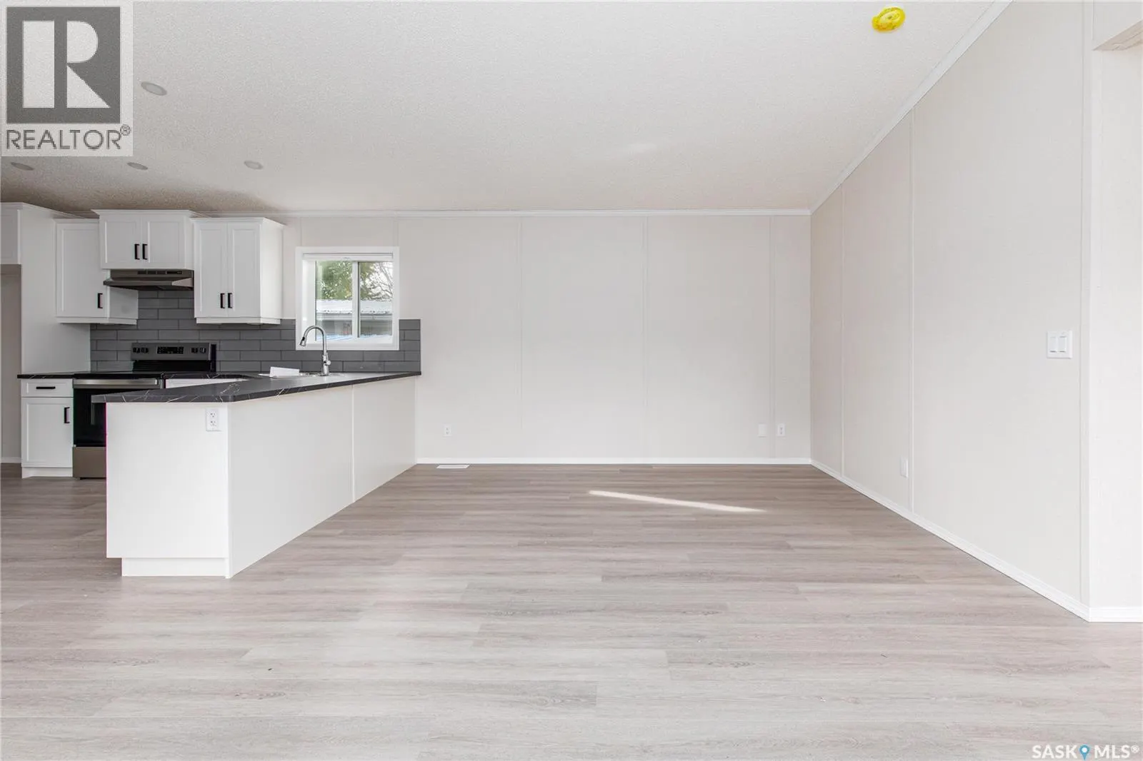 E18 1455 9th AVENUE NE