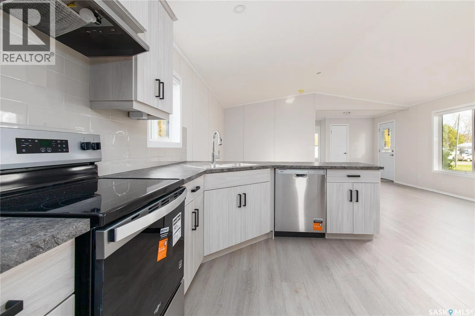 D6 1455 9th AVENUE NE