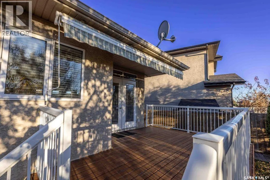 210 Greaves COURT