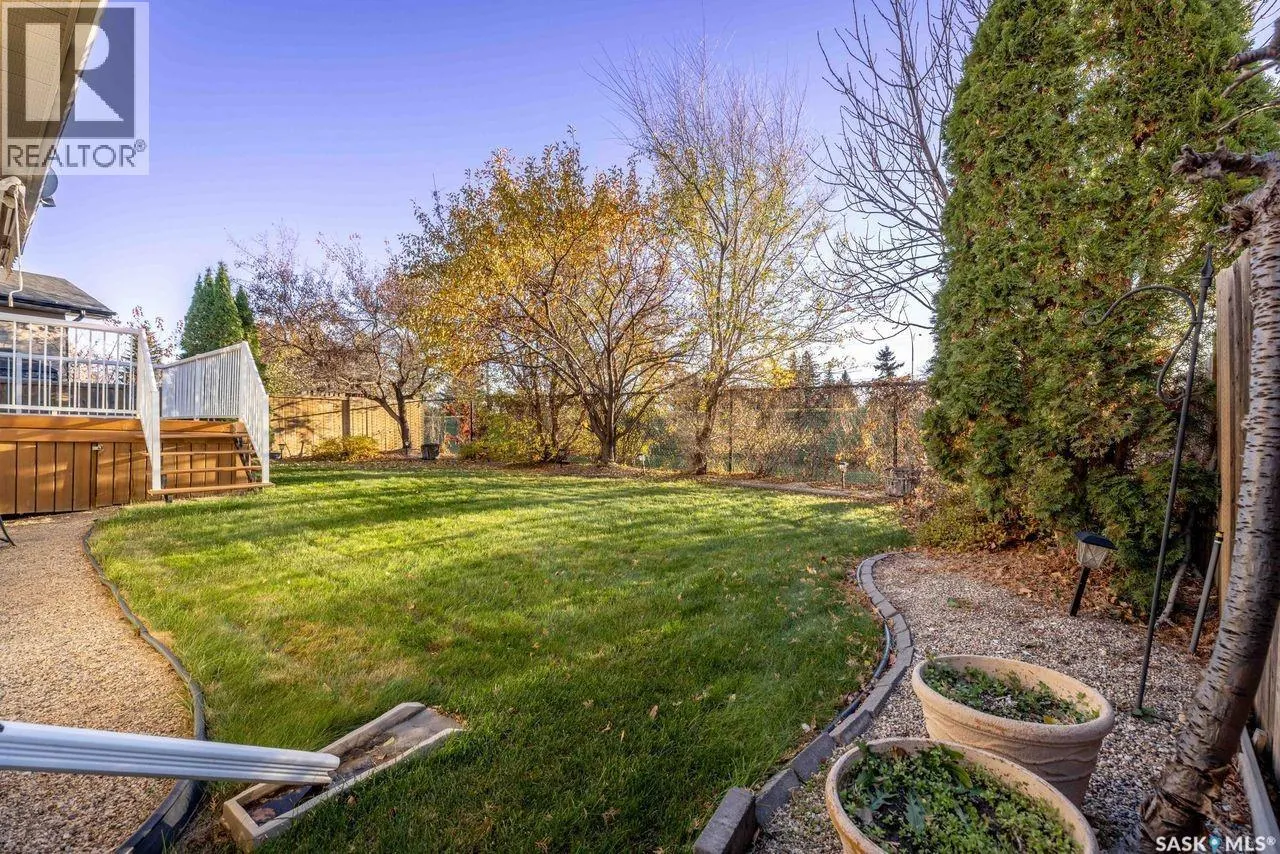210 Greaves COURT