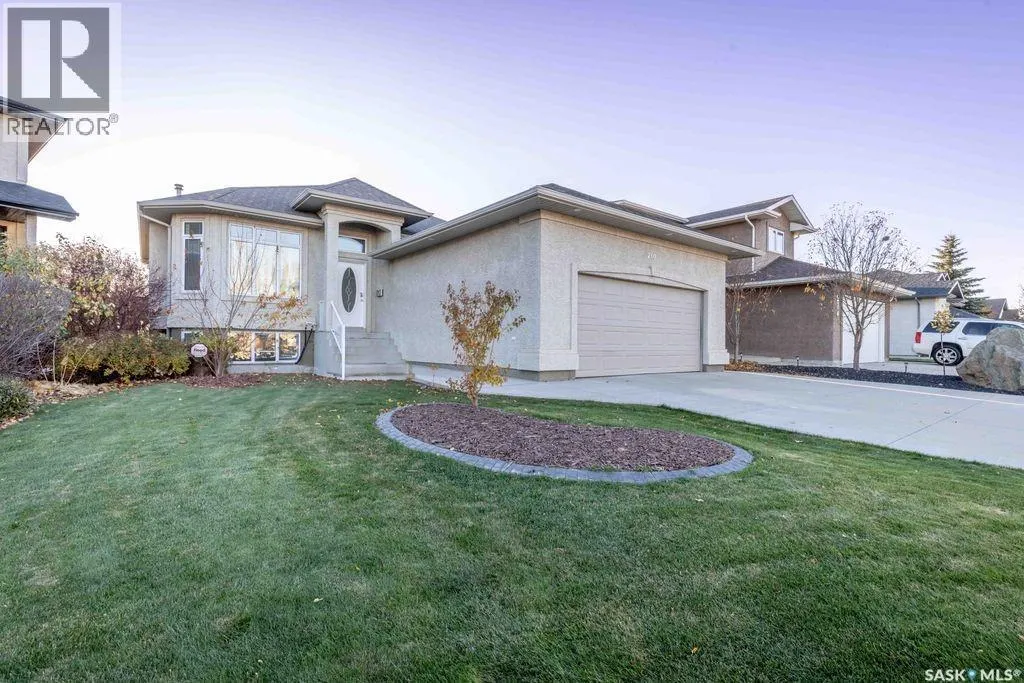 210 Greaves COURT