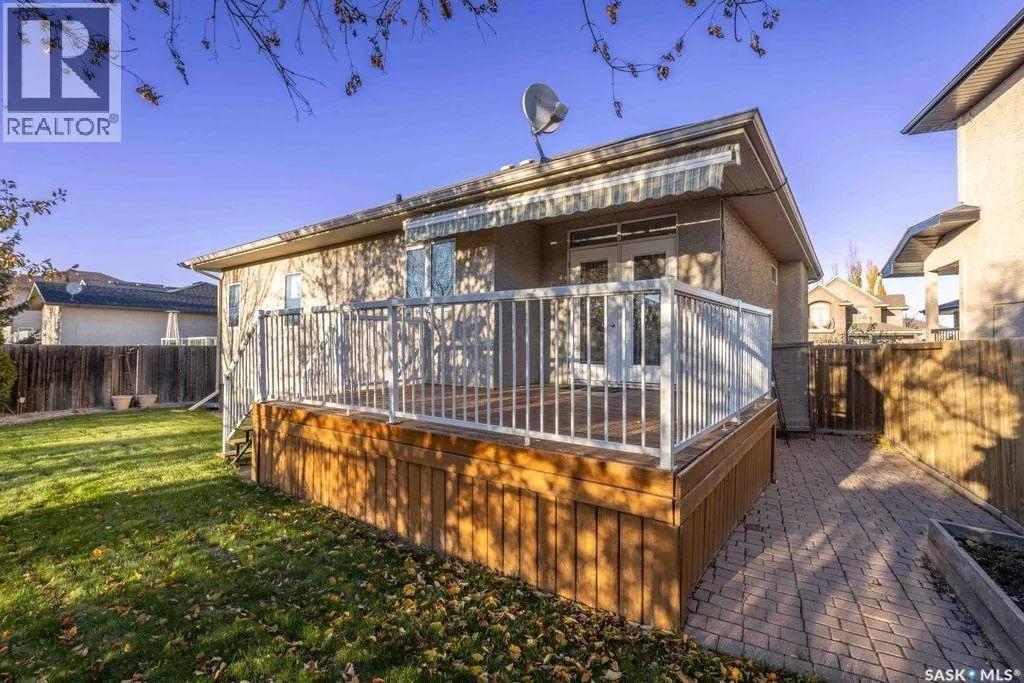 210 Greaves COURT