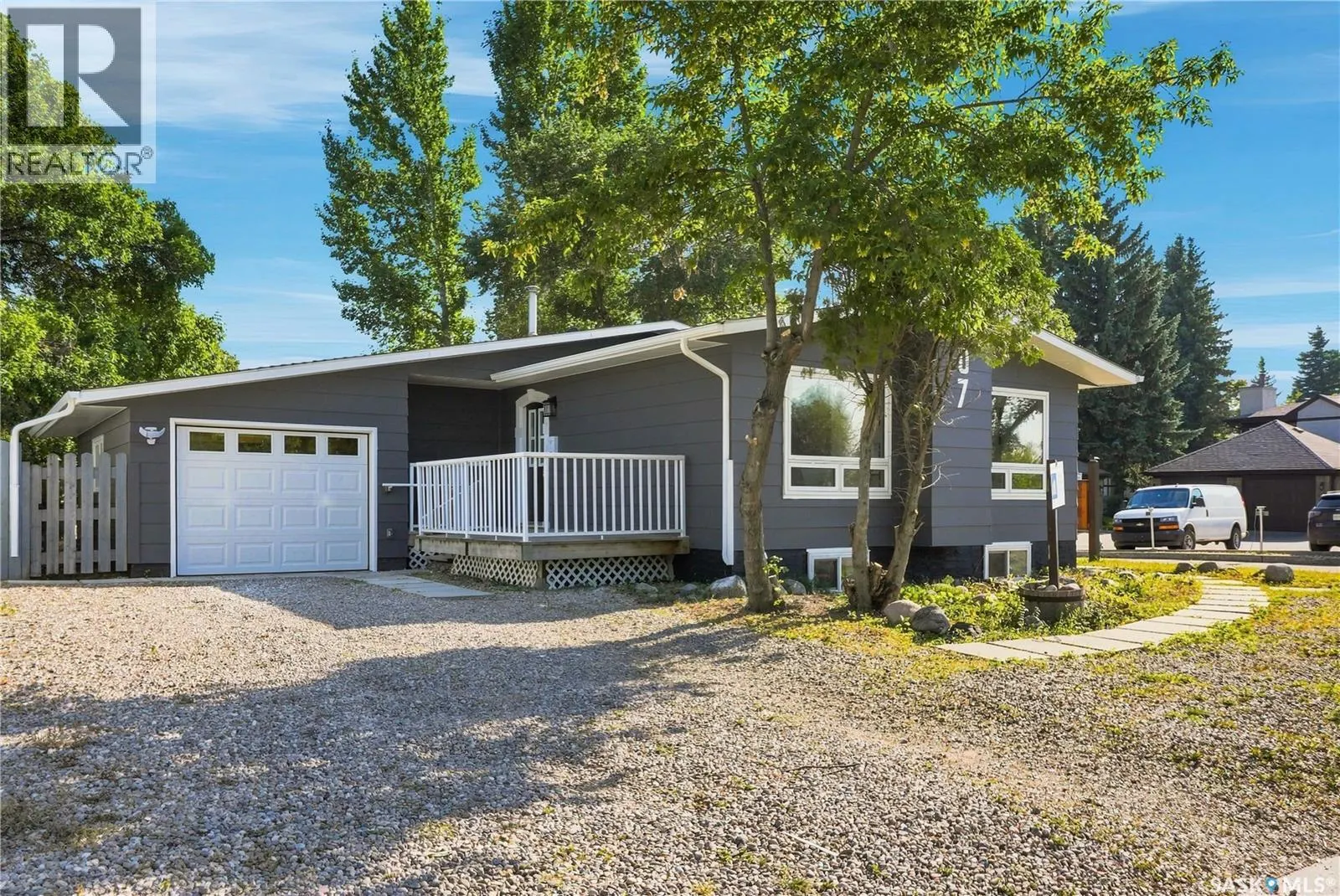 607 Lenore DRIVE