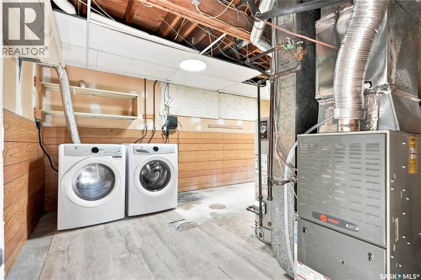 607 Lenore DRIVE
