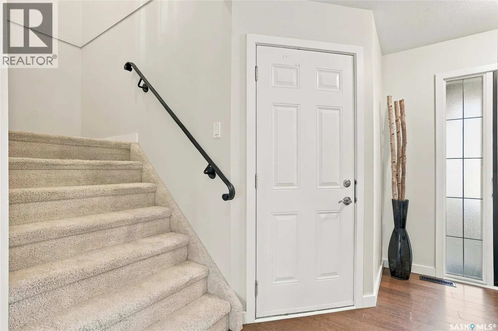 302 410 Hunter ROAD