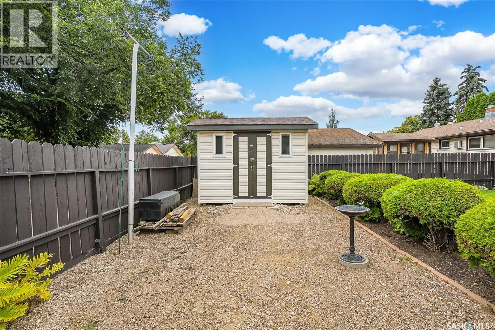 102 Bence CRESCENT