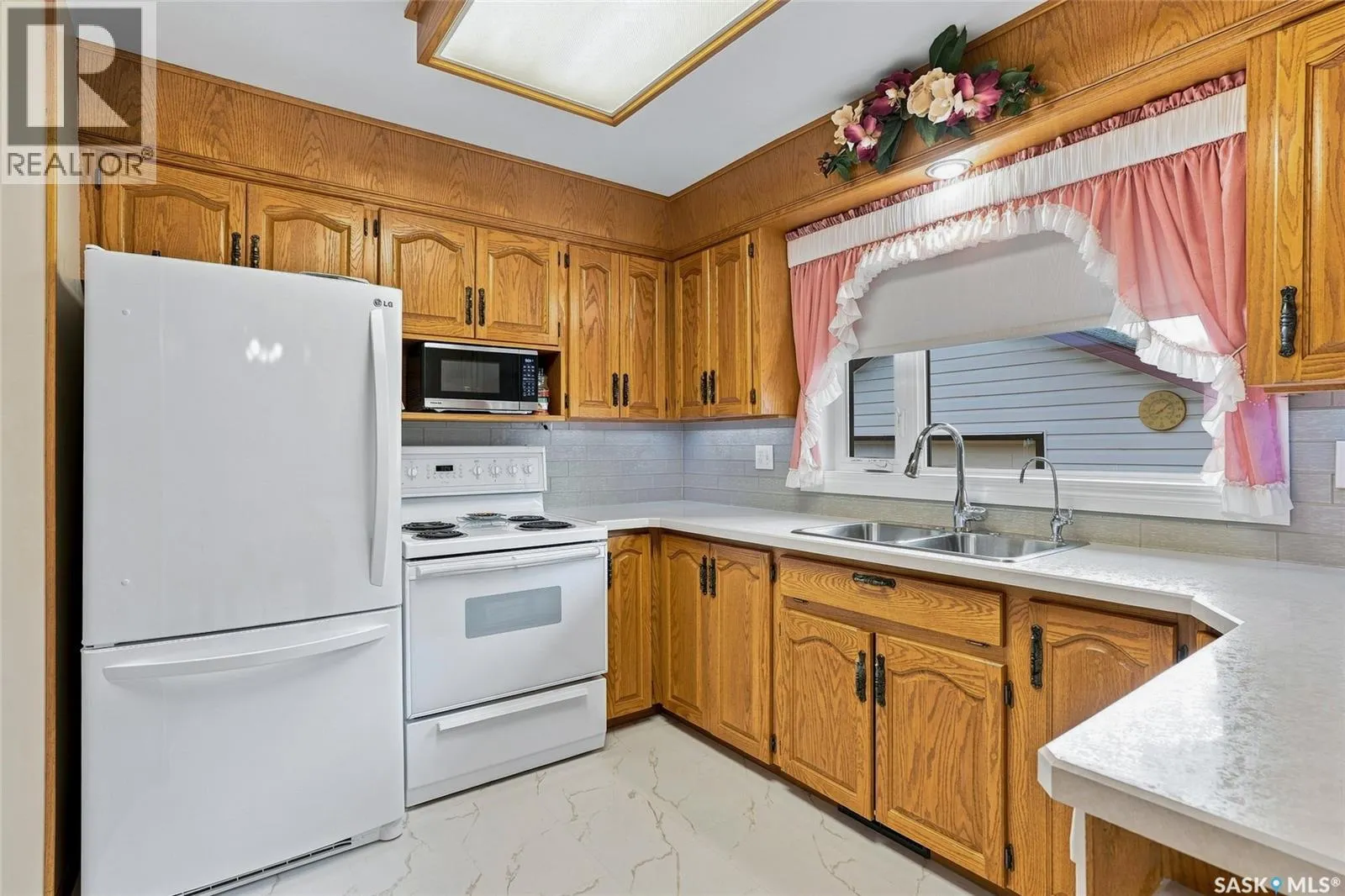 102 Bence CRESCENT