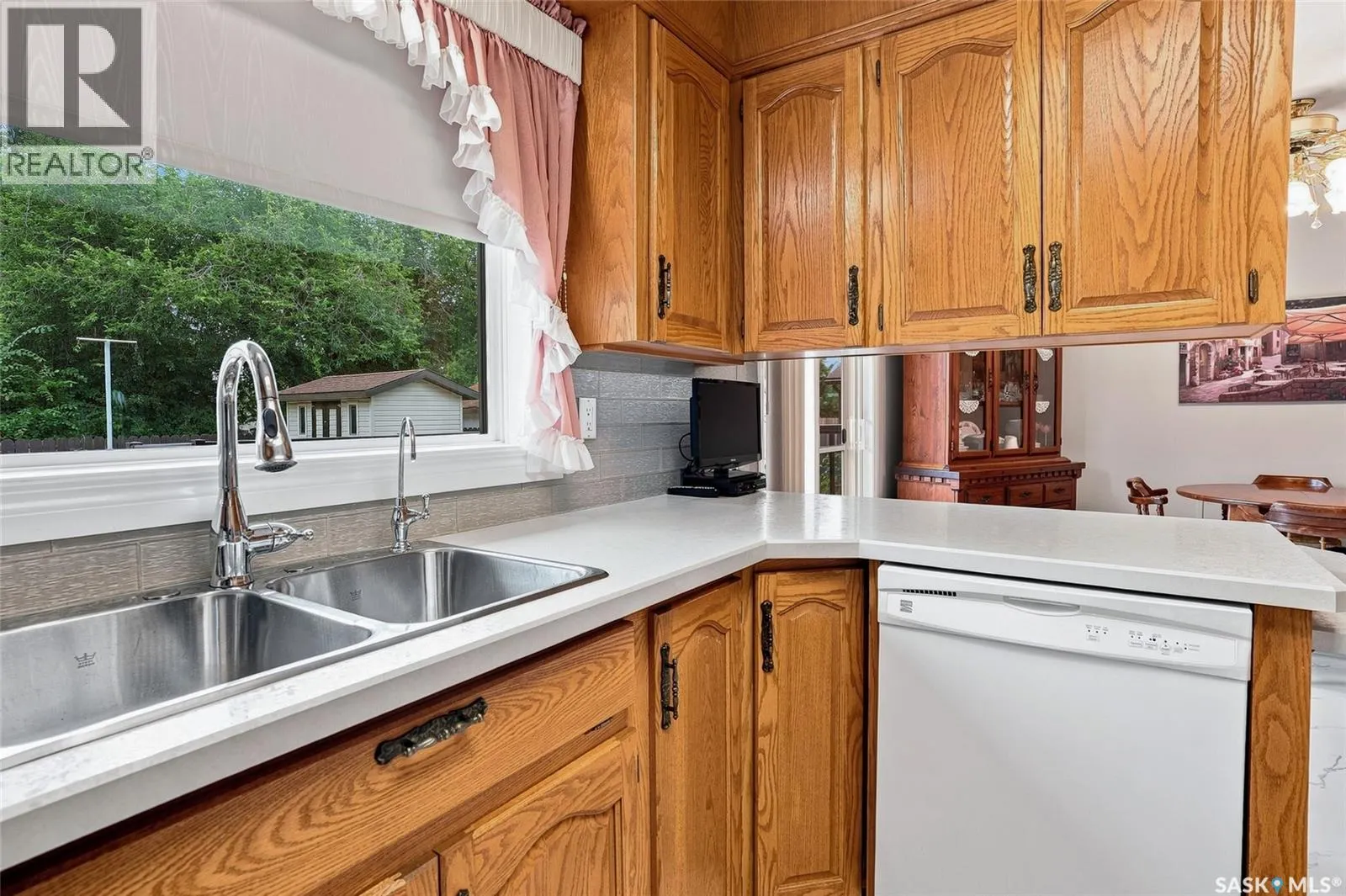 102 Bence CRESCENT