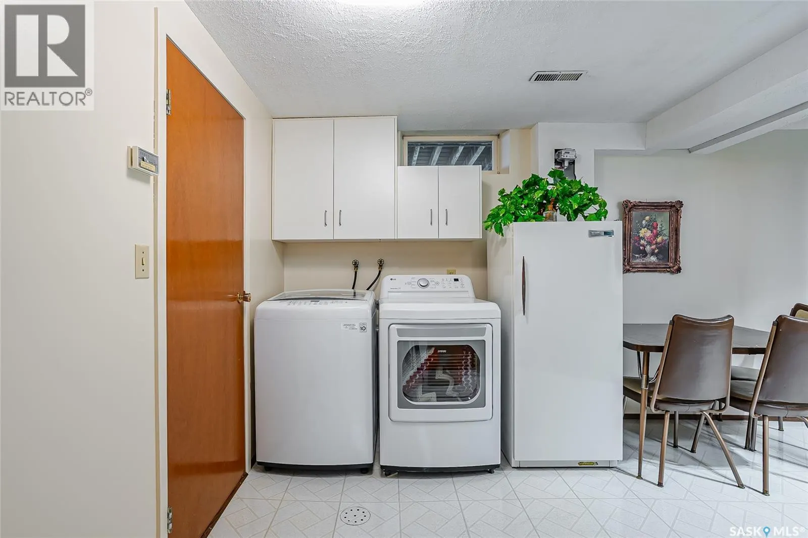 102 Bence CRESCENT