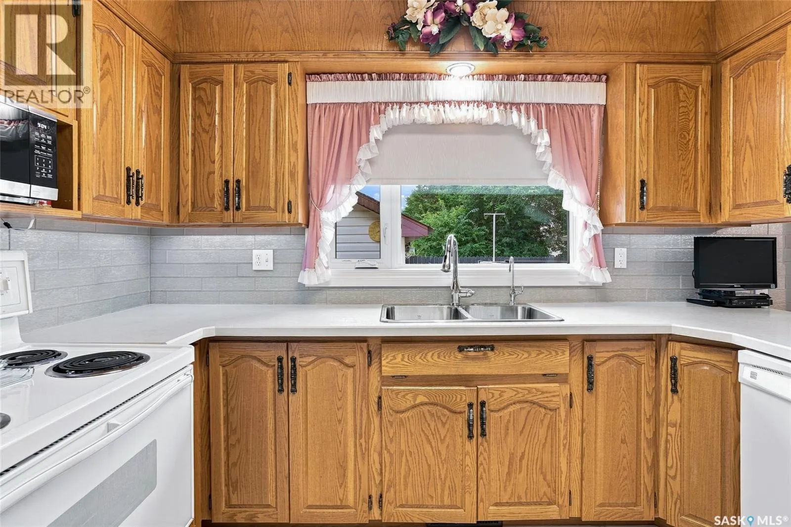 102 Bence CRESCENT