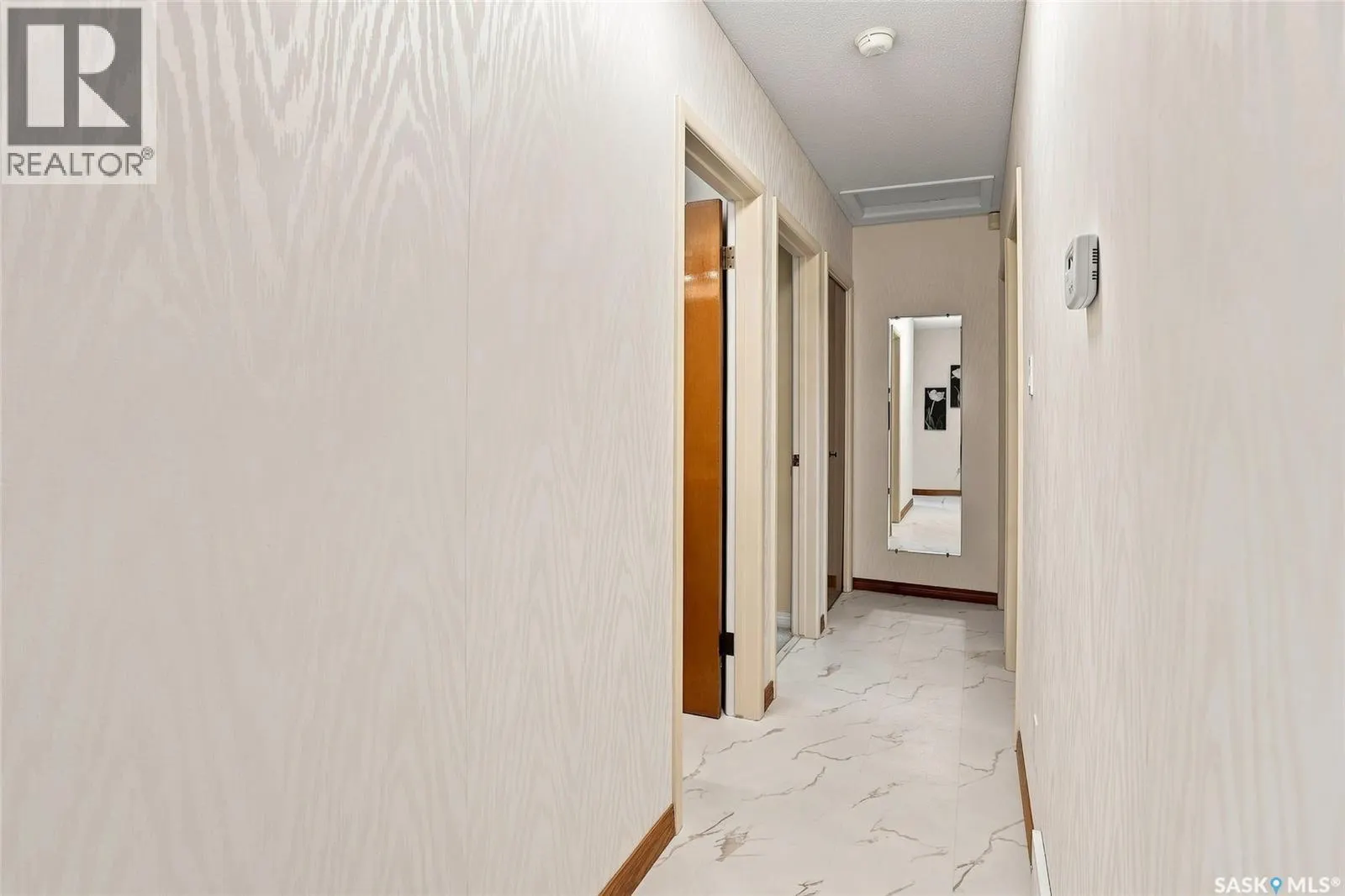 102 Bence CRESCENT