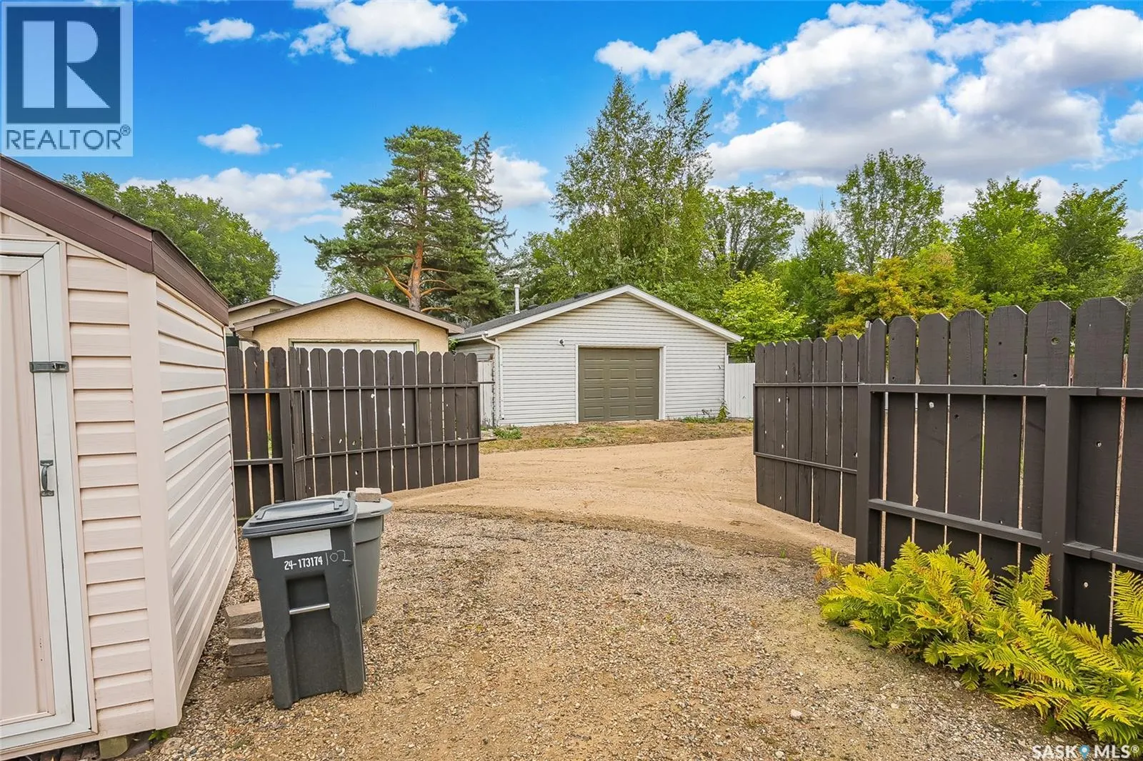 102 Bence CRESCENT