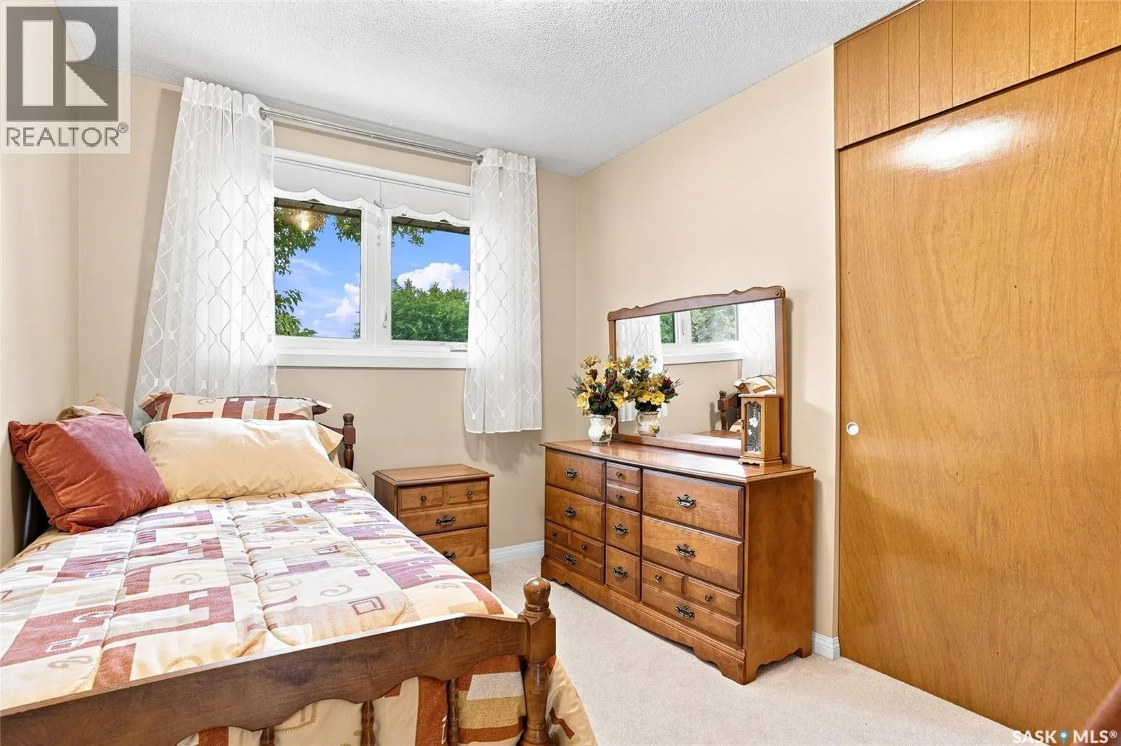 102 Bence CRESCENT