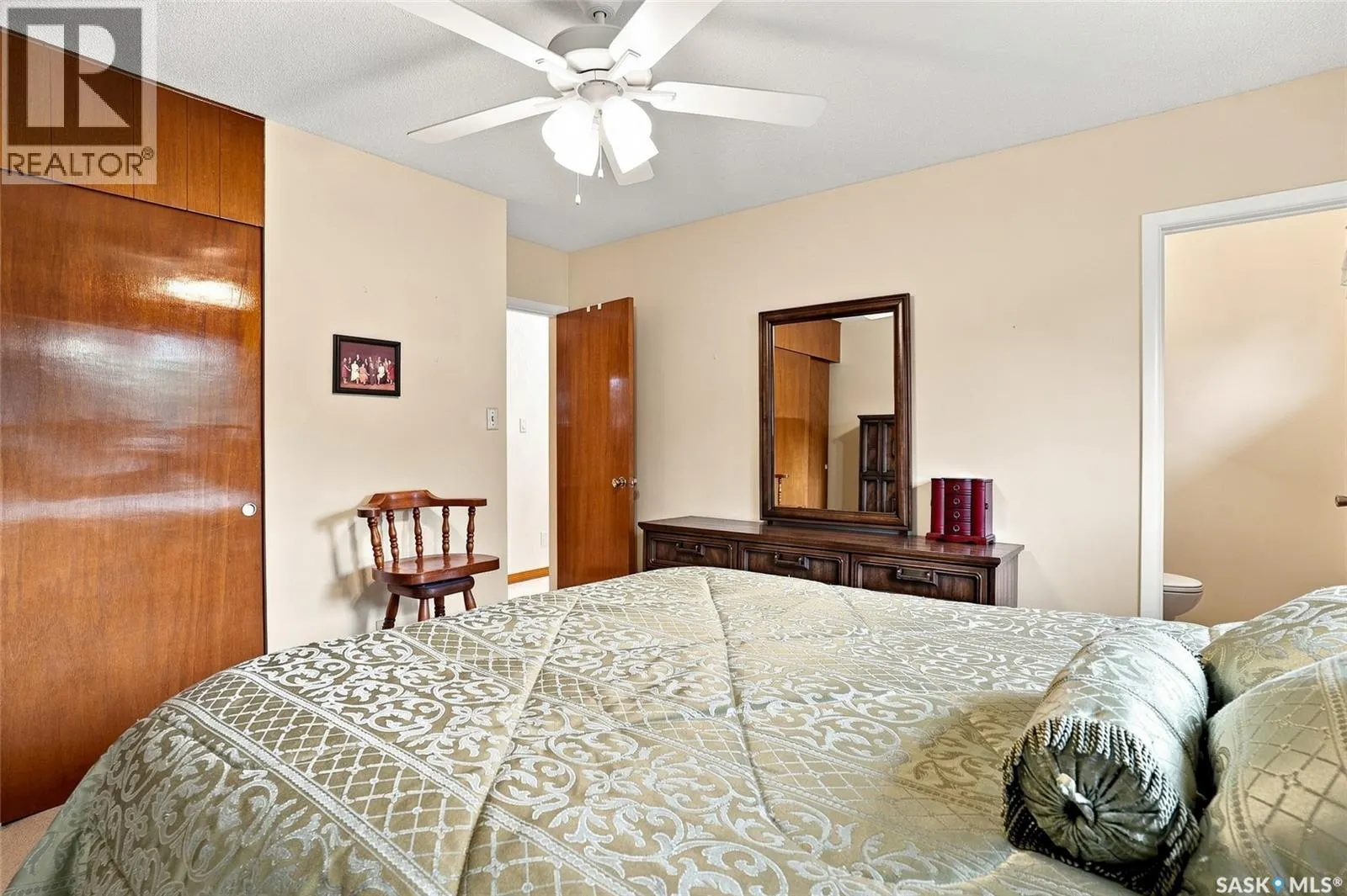 102 Bence CRESCENT