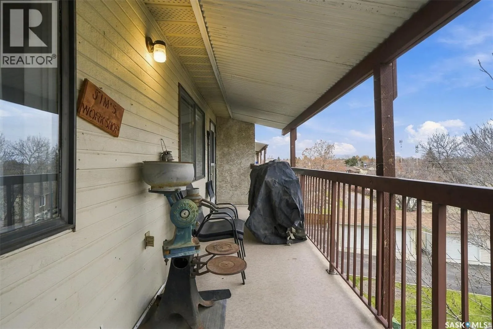 306 3220 33rd STREET W