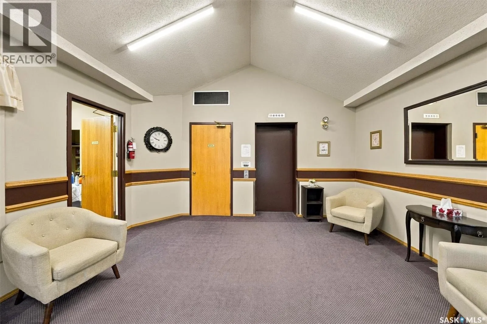 306 3220 33rd STREET W