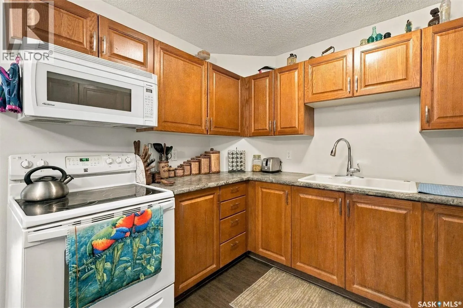 306 3220 33rd STREET W