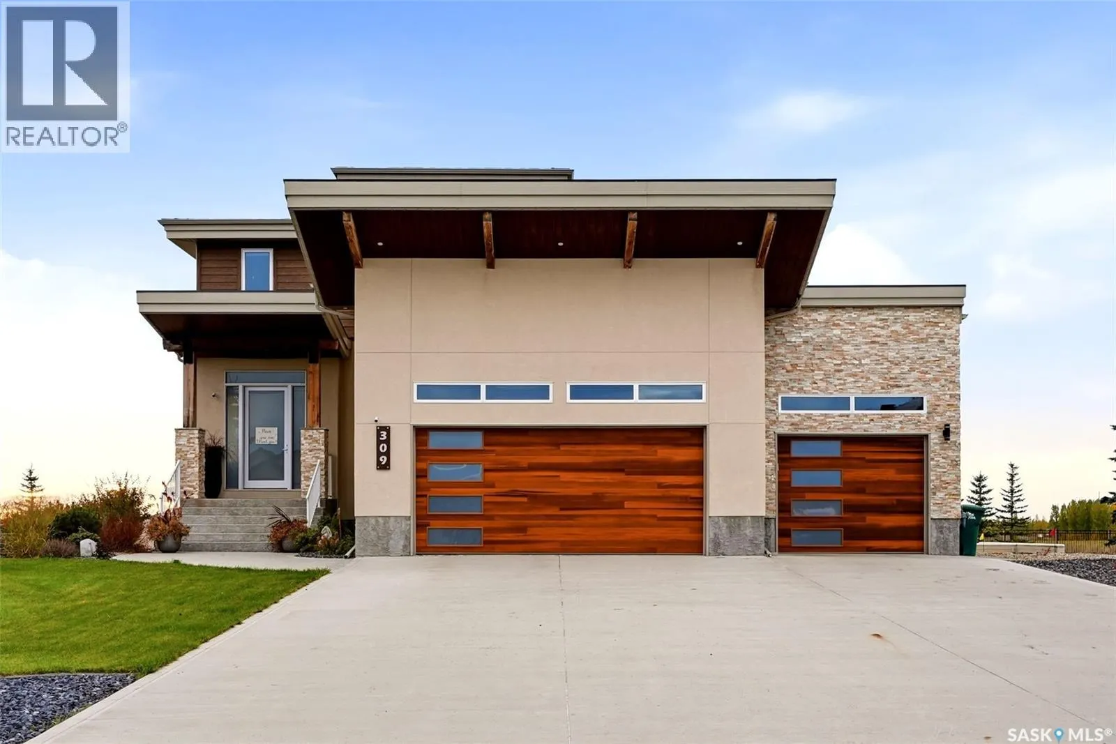 309 Spruce Creek CRESCENT