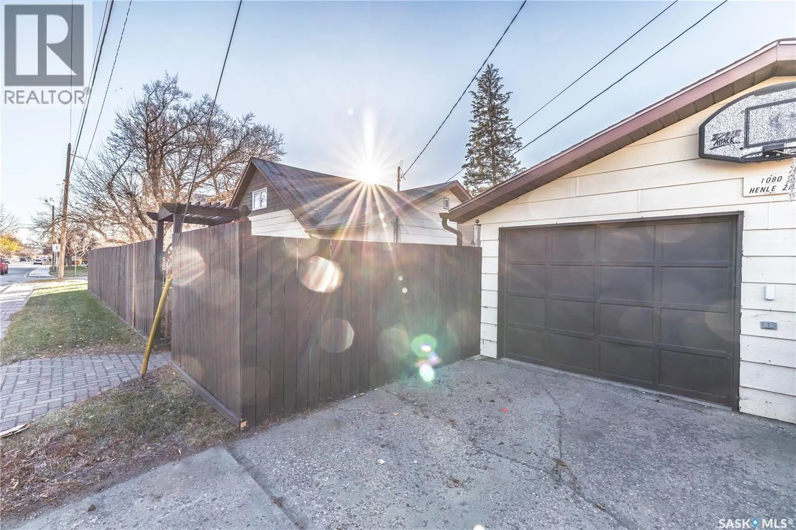 1080 Henleaze AVENUE