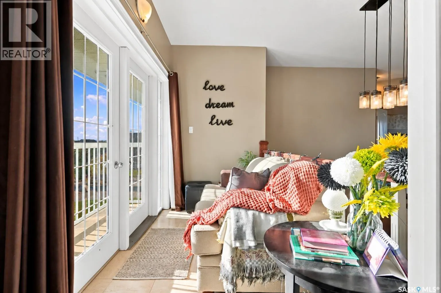 224 Carriage DRIVE