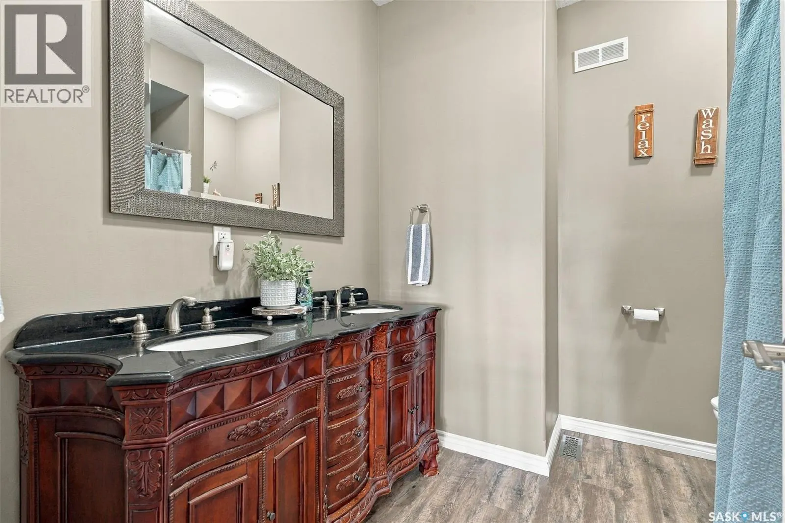 224 Carriage DRIVE
