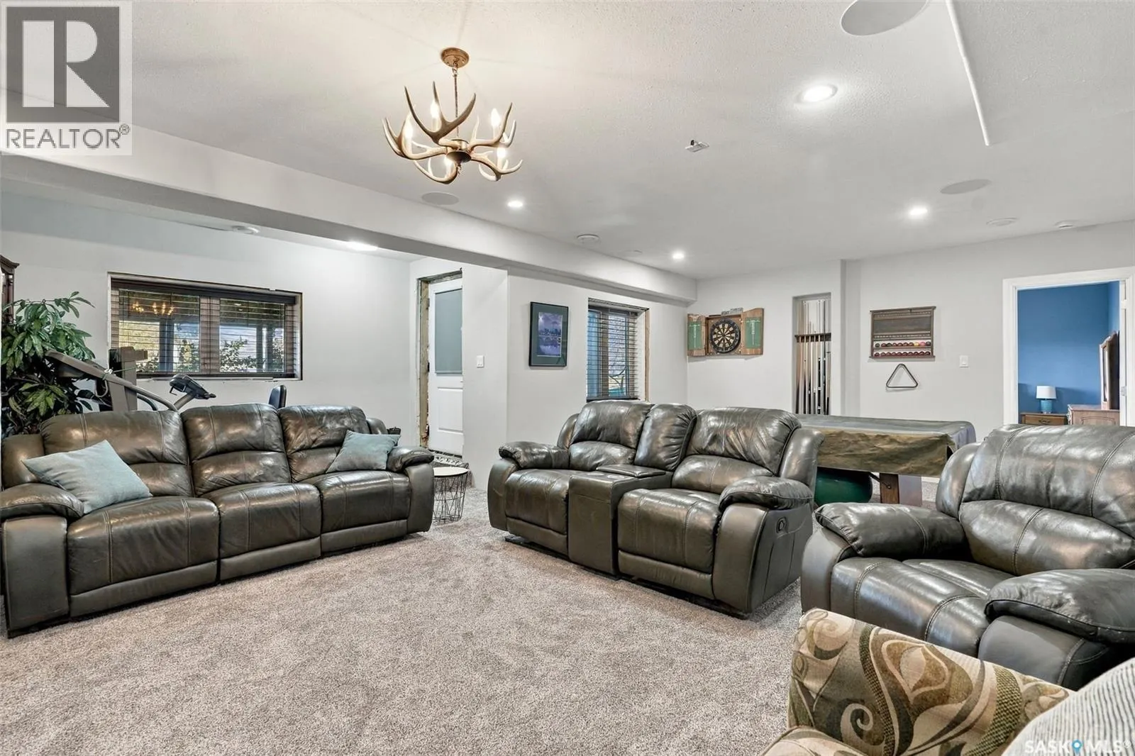 224 Carriage DRIVE