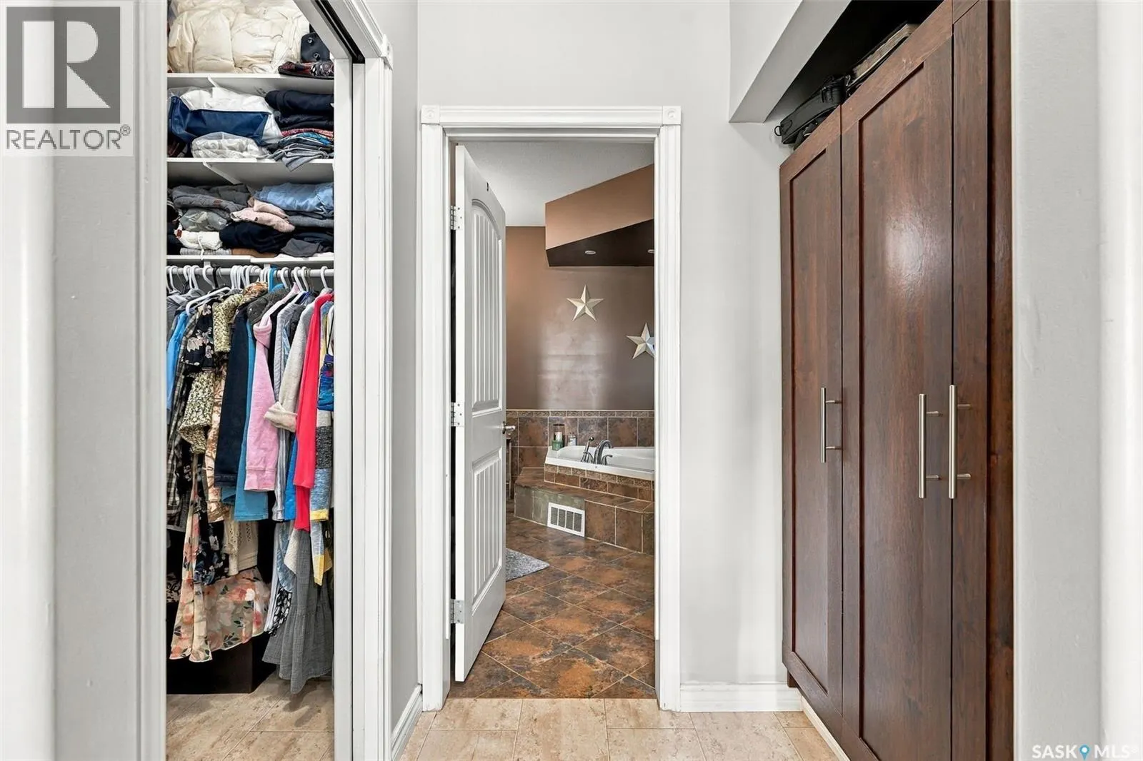 224 Carriage DRIVE
