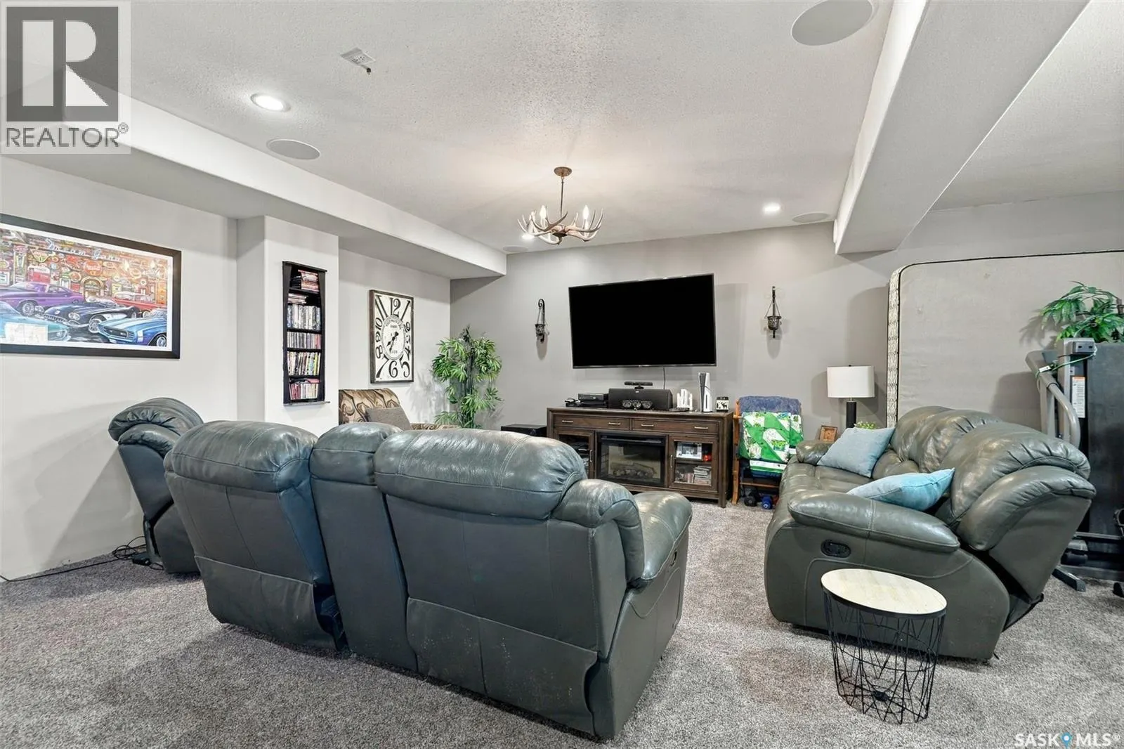 224 Carriage DRIVE