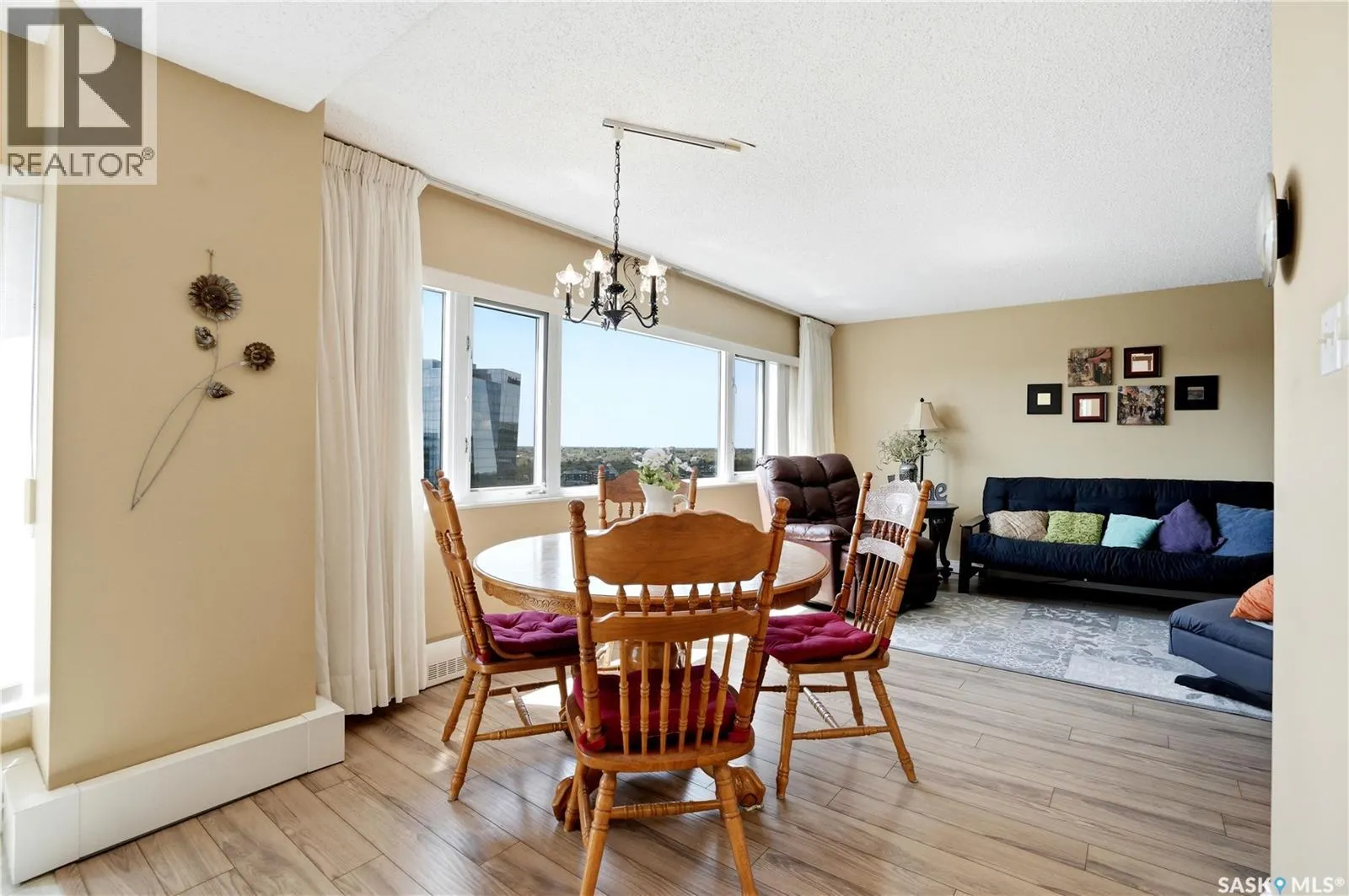 424 Spadina CRESCENT E