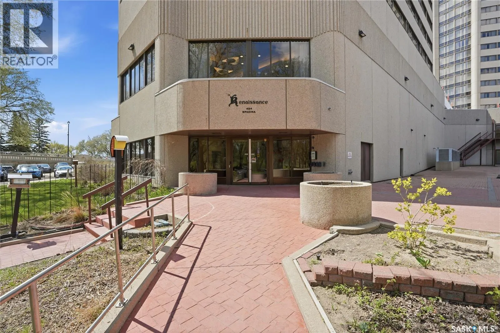 424 Spadina CRESCENT E
