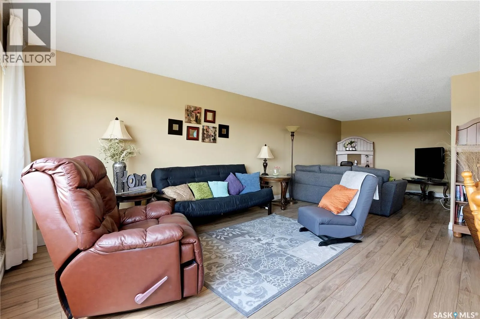 424 Spadina CRESCENT E