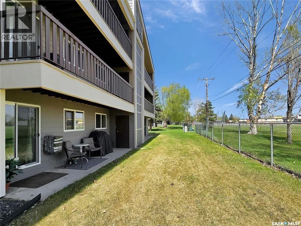 1615 425 115th STREET E